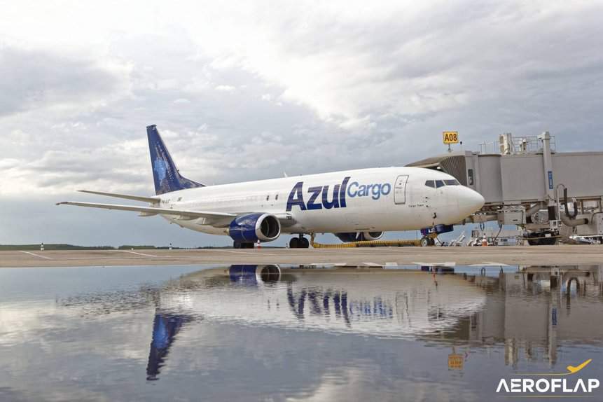 Azul Cargo Boeing 737-400 caragueiro