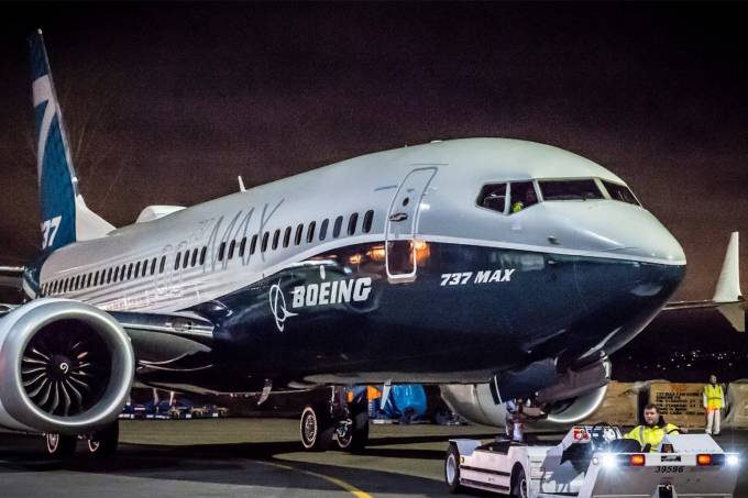 Boeing 737 MAX FAA problemas manutenção parafusos leme porca Companhia