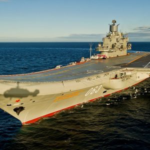 Porta-aviões russo Admiral Kuznetsov, único navio do tipo em operação na Rússia.
