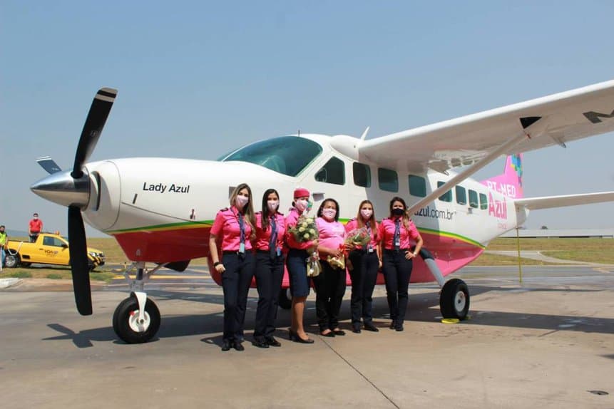 Azul Rosa Outubro Rosa Câncer de Mama ABEAR e IATA querem maior presença feminina na aviação