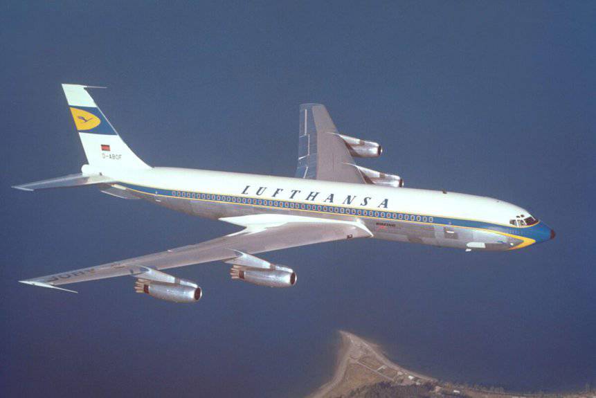 Lufthansa Boeing 707 Hamburgo
