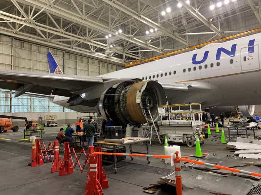Boeing 777 Pratt & Whitney United Airlines Motor