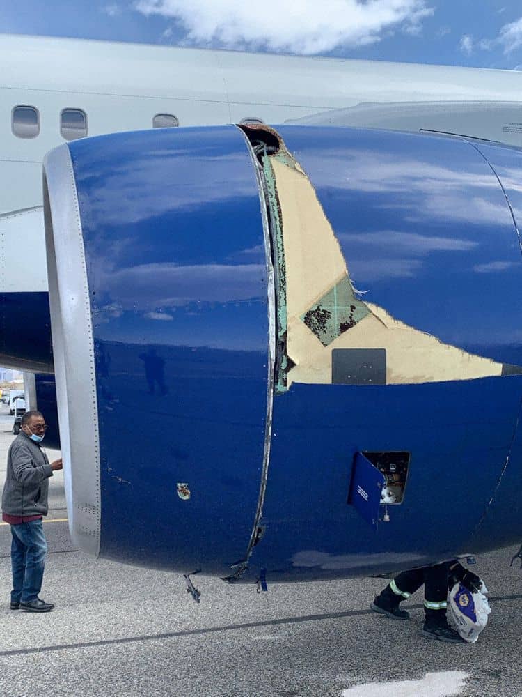 Boeing 757 Delta bird strike Utah Jazz