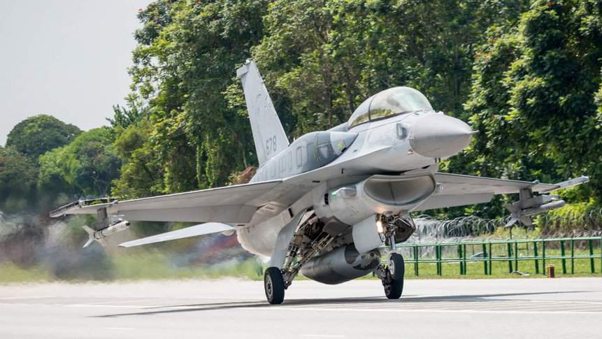 F-16D Fighting Falcon da RSAF. Foto: Hanson Seah/Ministério da Defesa de Singapura.