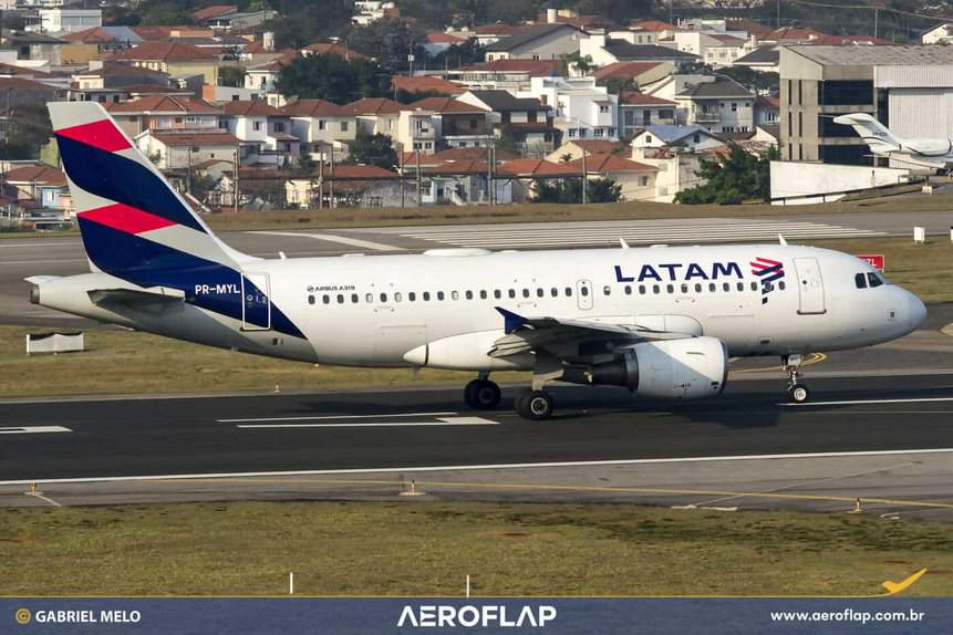 LATAM Airbus A319
