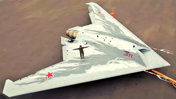 Drone de combate Sukhoi S-70 Okhotnik da Rússia