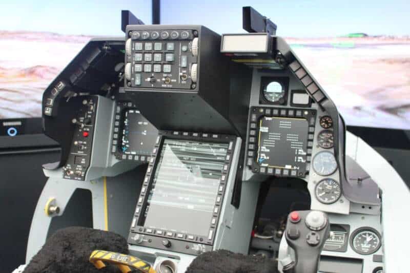 F-16V cockpit