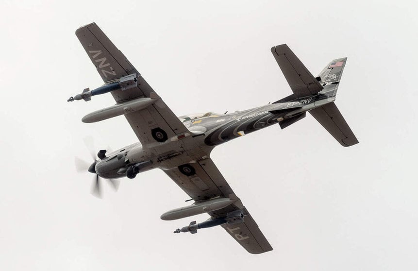 Embraer A-29 EMB-314 Super Tucano Paveway II USAF Armamentos bombas