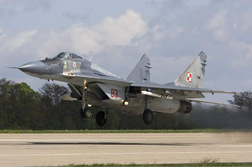 MiG-29 polônia pouso