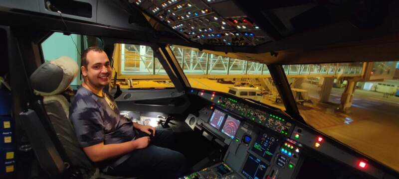 Rafael abordo do Airbus A320 da Azul