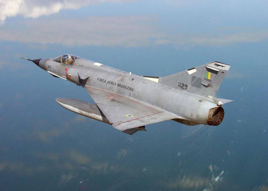 Interceptação Mirage III FAB