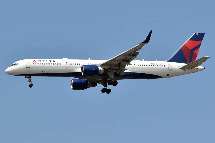 Boeing Delta 757 avião colisão 737 aeroporto Miami