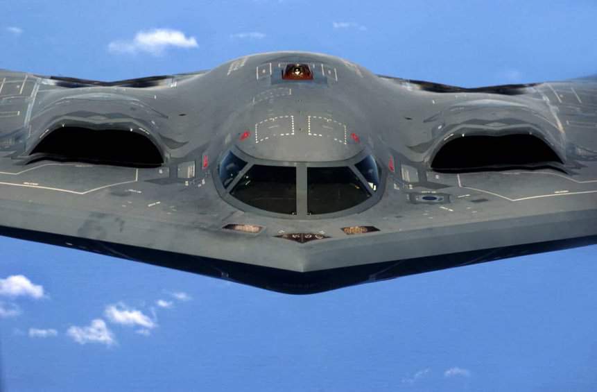 Bombardeiro stealth (invisível ao radar) Northrop Grumman B-2 Spirit da Força Aérea dos EUA