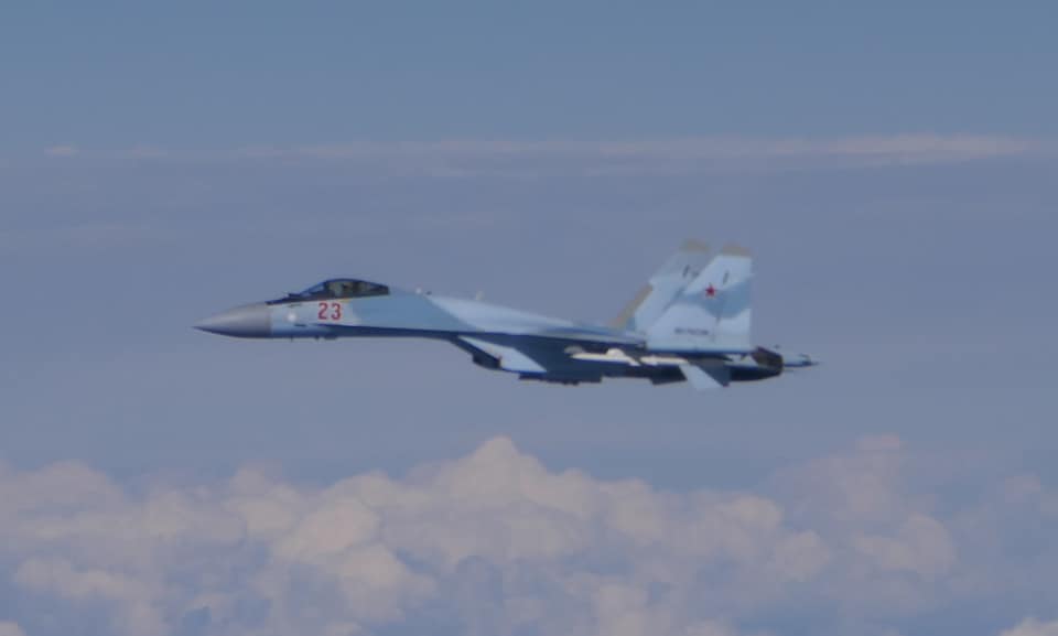Su-35 Rússia interceptação Gripen Hungria