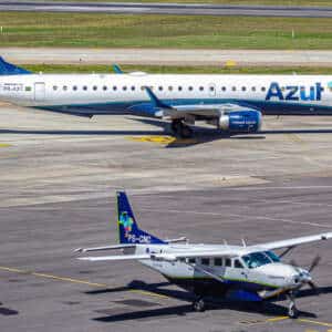 C208 Grand Caravan EX Azul Conecta PS-CNC Embraer E195 PR-AXT Azul Navegantes Alta Temporada