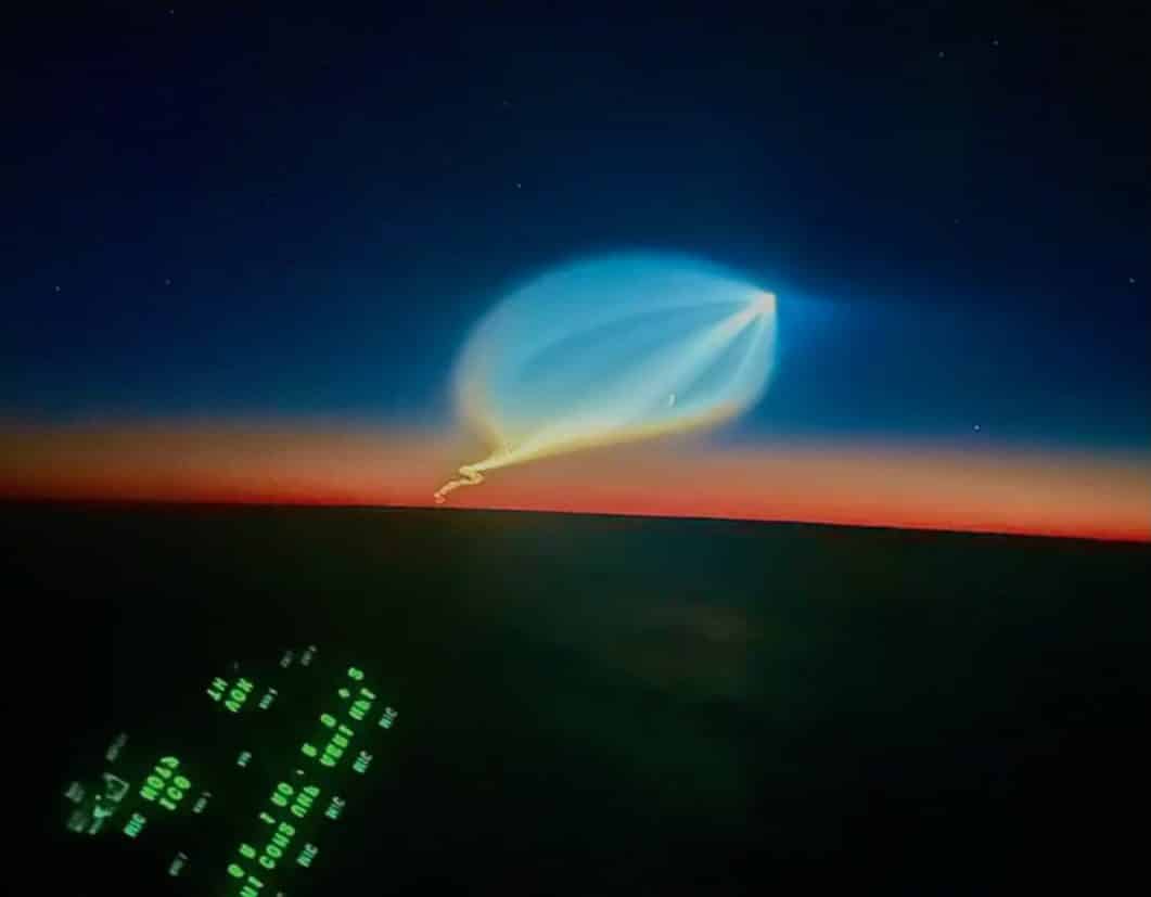 Pilot SpaceX Foguete passagem