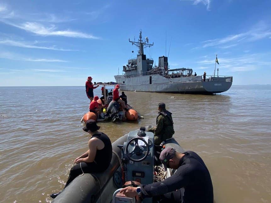 Mergulhadores Marinha Bombeiros Yanzer FAB F-5 Lagoa dos patos buscas desaparecido