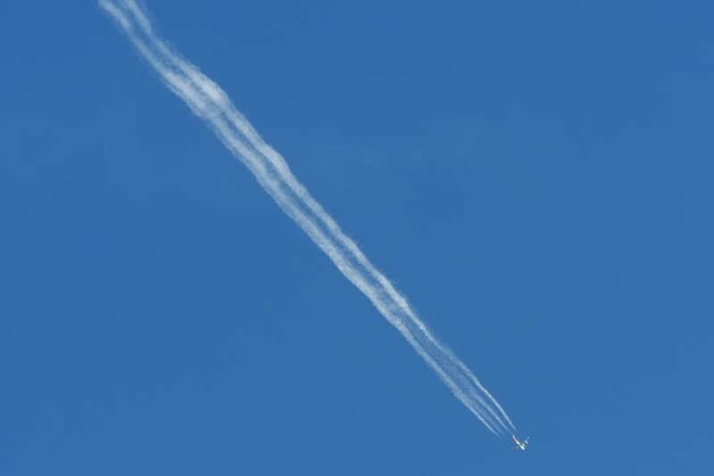 Flugzeuge Flugzeugspuren Himmel Kondensstreifen