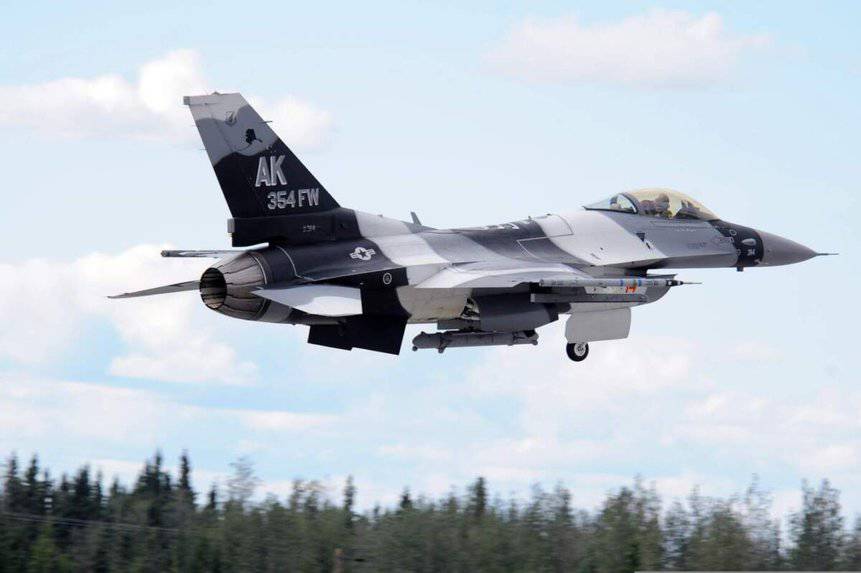 F-16 aggressor pintura russa