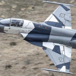Caça F-5 civil da TacAir com IRST instalado