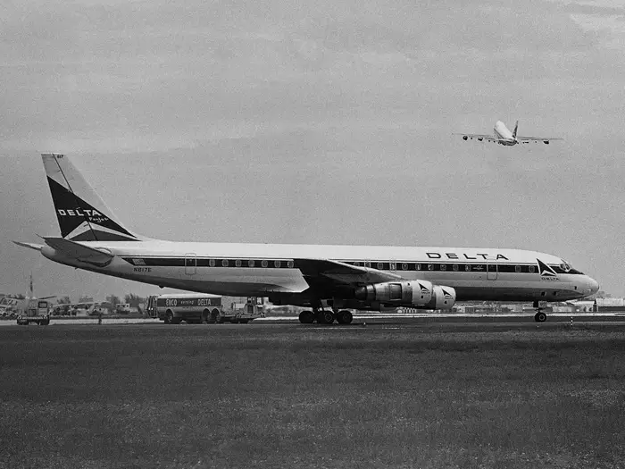 Douglas DC-8 Delta