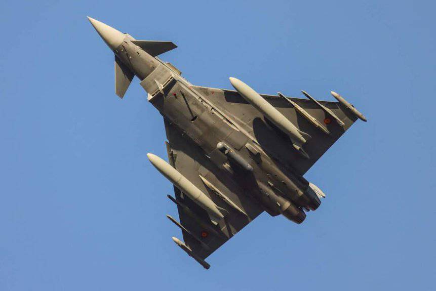 Caça Eurofighter Typhoon da Força Aérea Espanhola. Seis caças e 150 militares foram enviados à Bulgária como missão da OTAN.