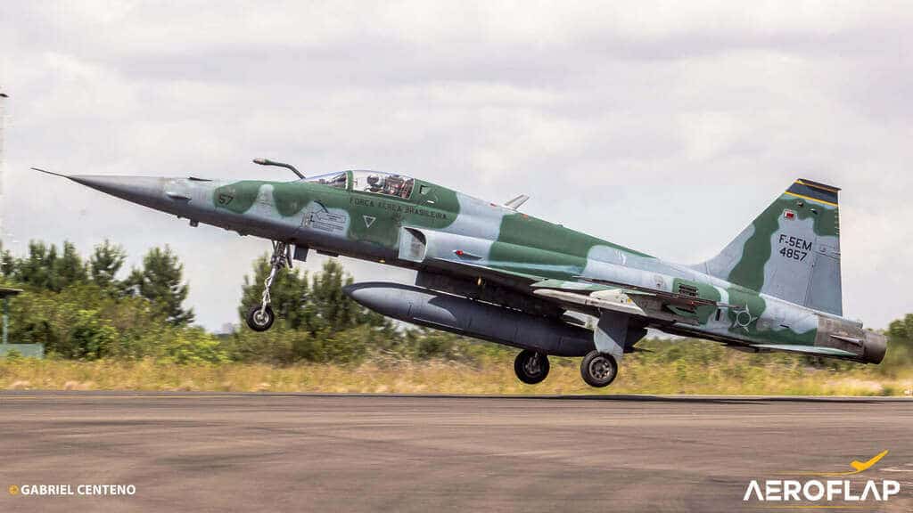 Usado na FAB desde 1975, caça Northrop F-5 é um dos mais populares do mundo. Foto: Gabriel Centeno - Aeroflap.
