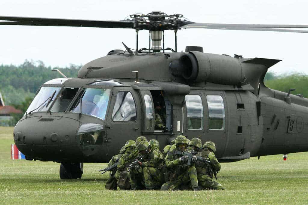 Helicóptero UH-60M Black Hawk da Suécia.