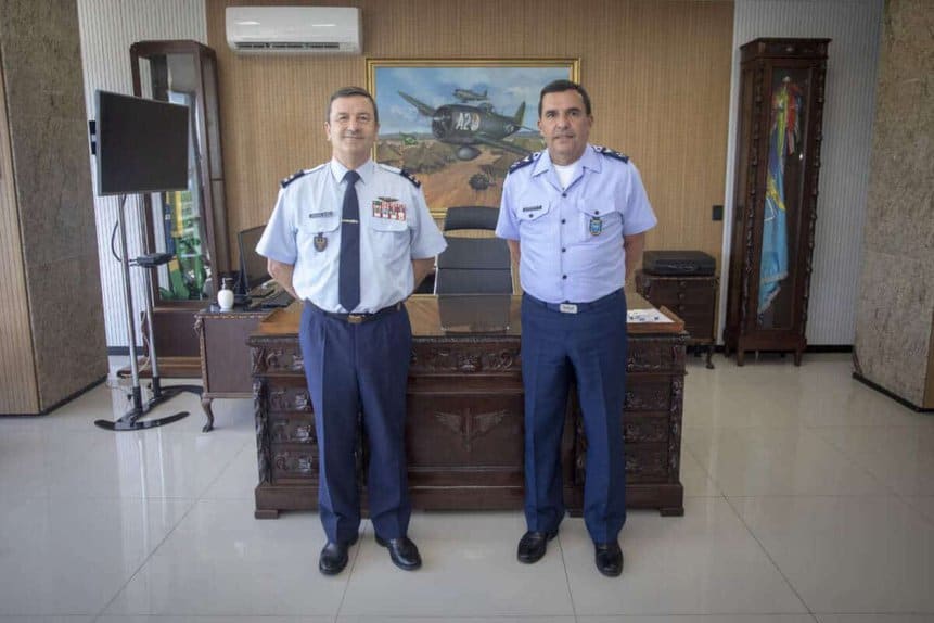 Comandante da FAB recebe Chefe do Estado-Maior da Força Aérea Portuguesa (FAP)
