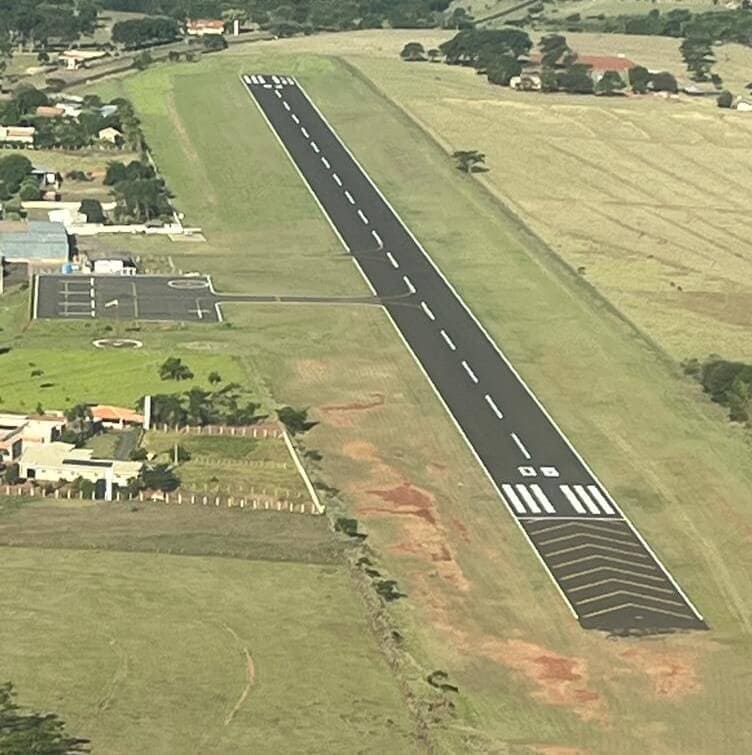 Pintura pista aeroporto Fernandópolis