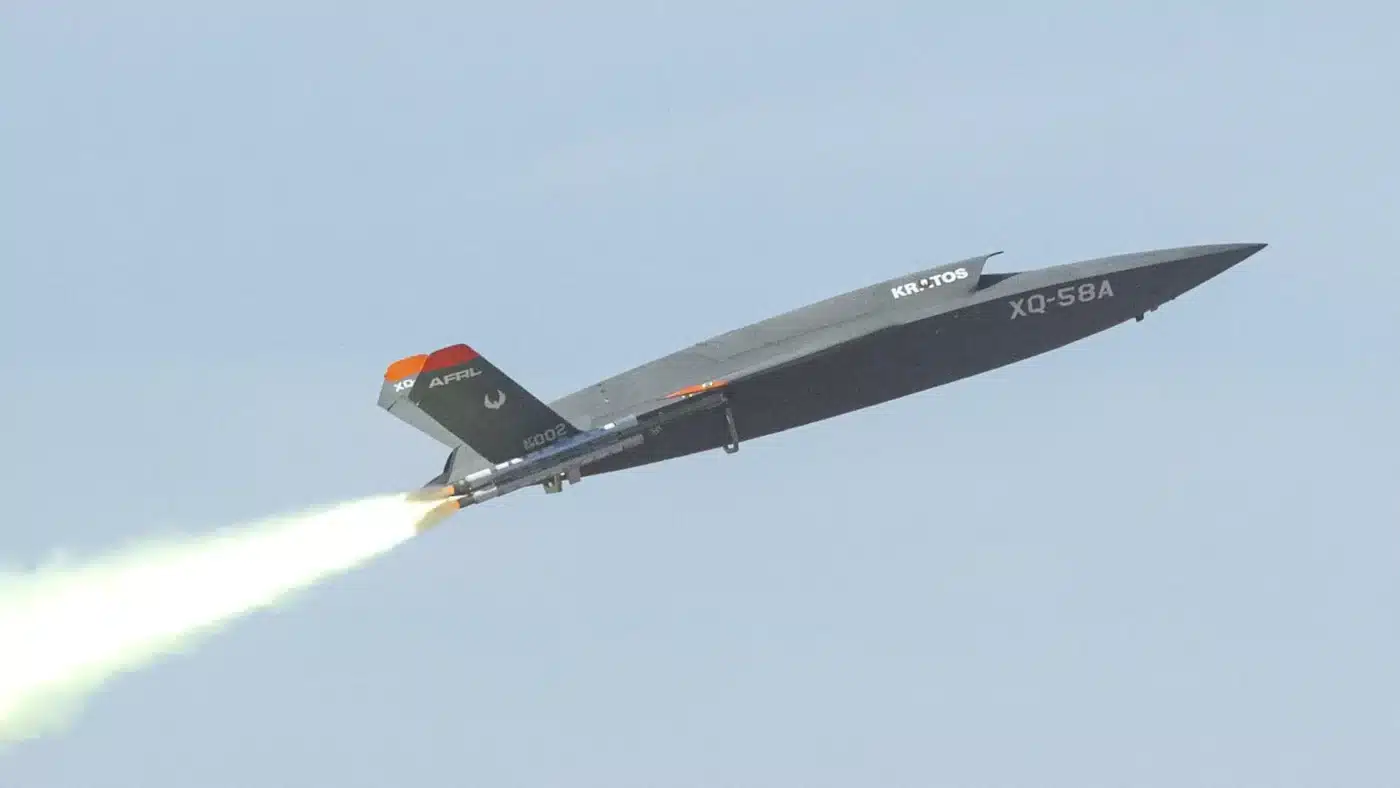 Lançamento de um drone XQ-58