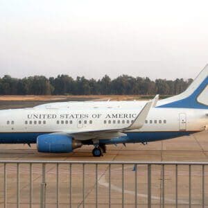 Avião Presidente Ucrânia EUA Estados Unidos guerra C-40B 737 Boeing
