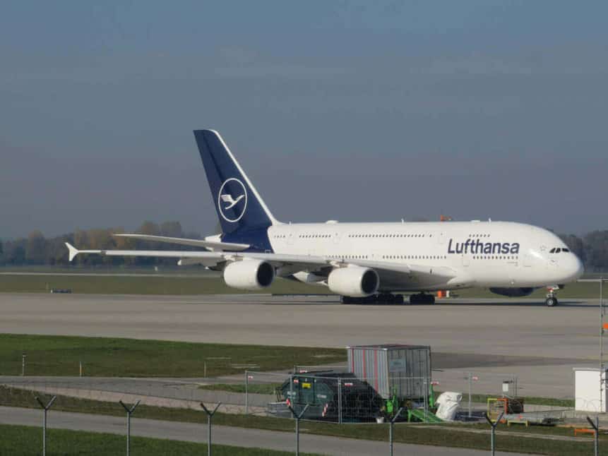 Lufthansa Airbus A380 operar Tarmac Aerosave
