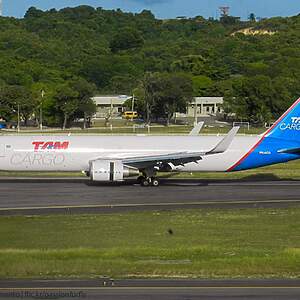 Boeing 767-300 Cargo LATAM Cargo TAM avião cores