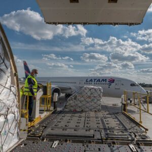 LATAM Cargo Brasil e-commerce IATA demanda cargas