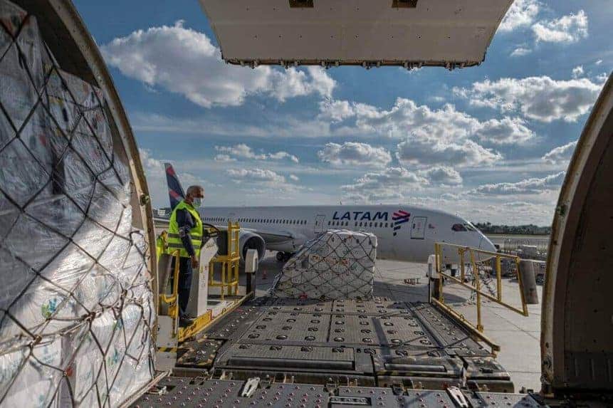 LATAM Cargo Brasil e-commerce IATA demanda cargas