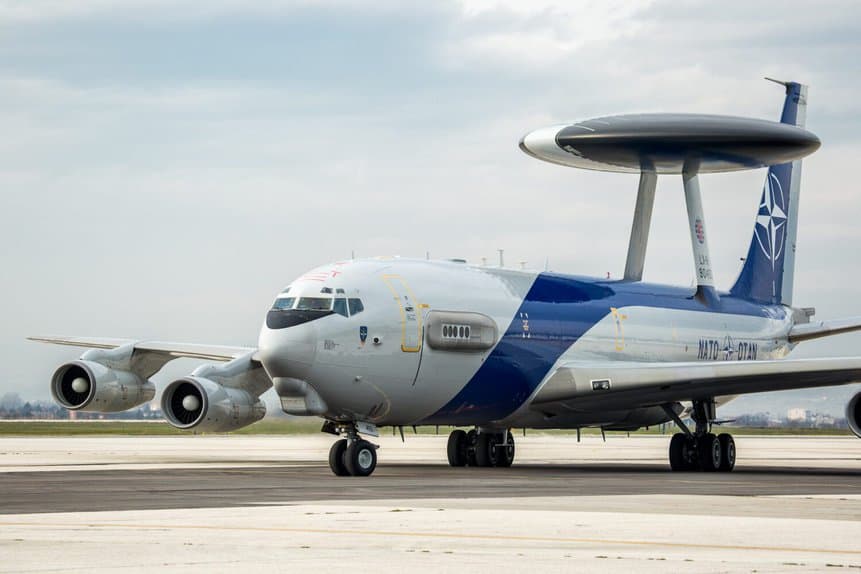 Baseado no C-137 (versão militar do Boeing 707), o E-3 Sentry é um dos aviões mais importantes da OTAN. Foto: OTAN.