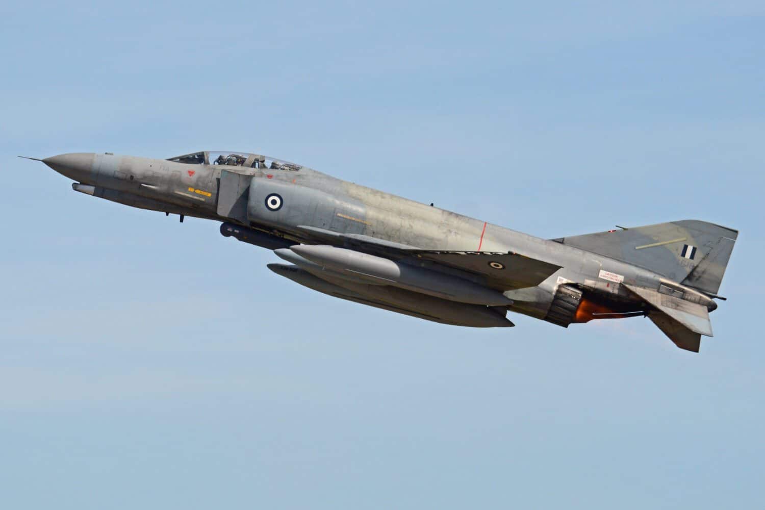 Grécia e um dos únicos quatro países que ainda operam o F-4 Phantom II. Foto: Alan Wilson.