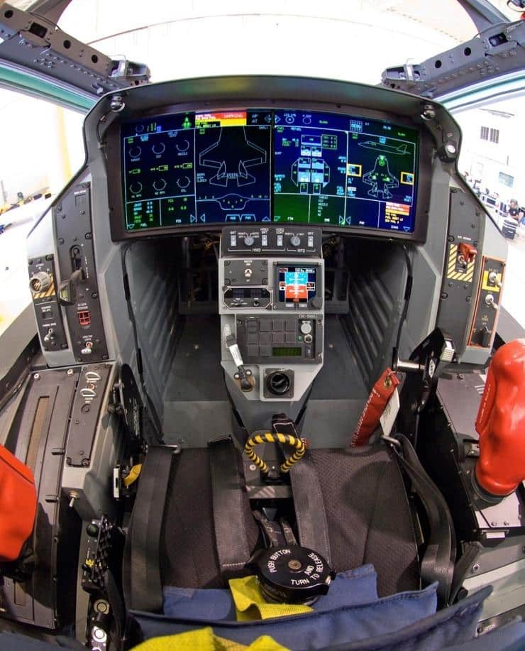 Cockpit do caça stealth F-35 Lightning II.