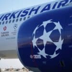 Aeronave com a temática da UEFA Champions League da Turkish Airbus A330
