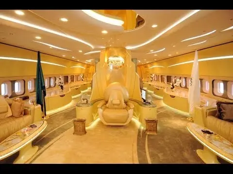 Interior luxuoso do Boeing 747 que transportou o Al Hilal