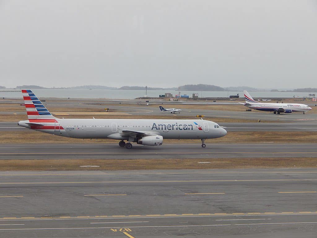 American Airlines ônibus incidente Aeroporto Los Angeles Feridos