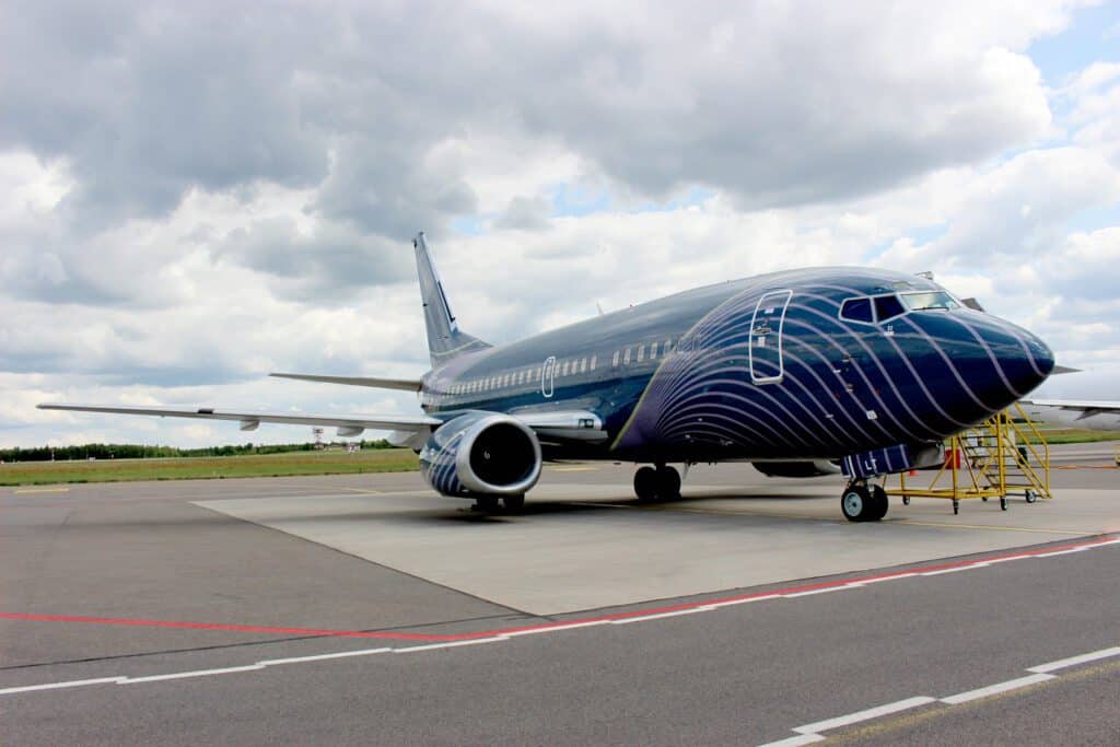 KlasJet que opera voos fretados vai fazer serviços de ACMI e incorporar novos Boeing 737-800