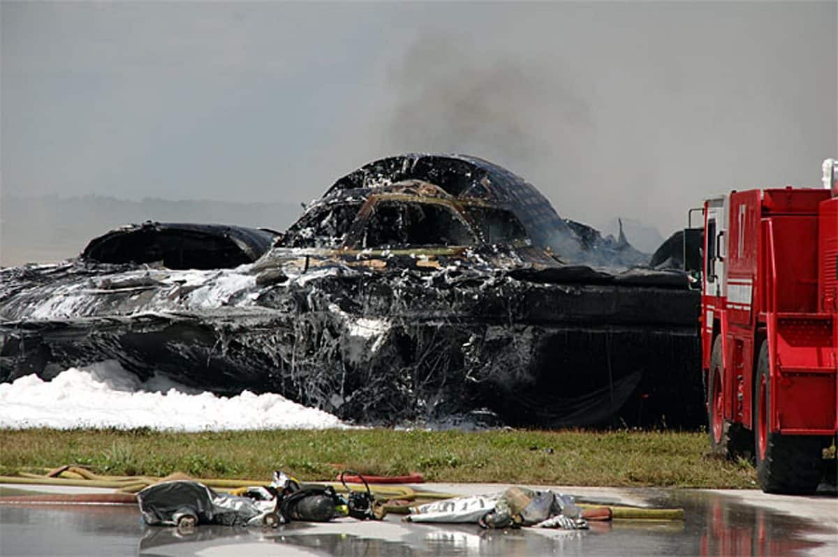 Acidente em 2008 foi a primeira (e única) perda de um bombardeiro stealth B-2 Spirit. Foto: USAF.