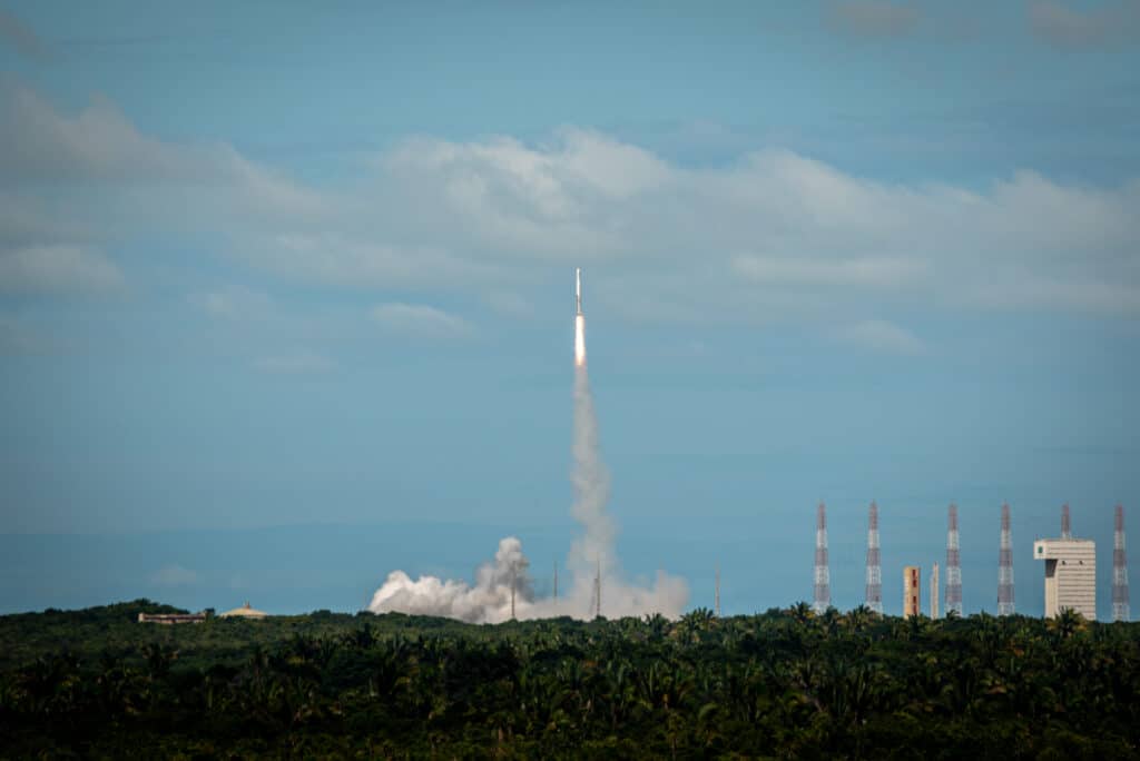 Lançamento do foguete HANBIT-TLV da sul-coreana Innospace marca novo capítulo do programa espacial brasileiro. Foto: FAB.