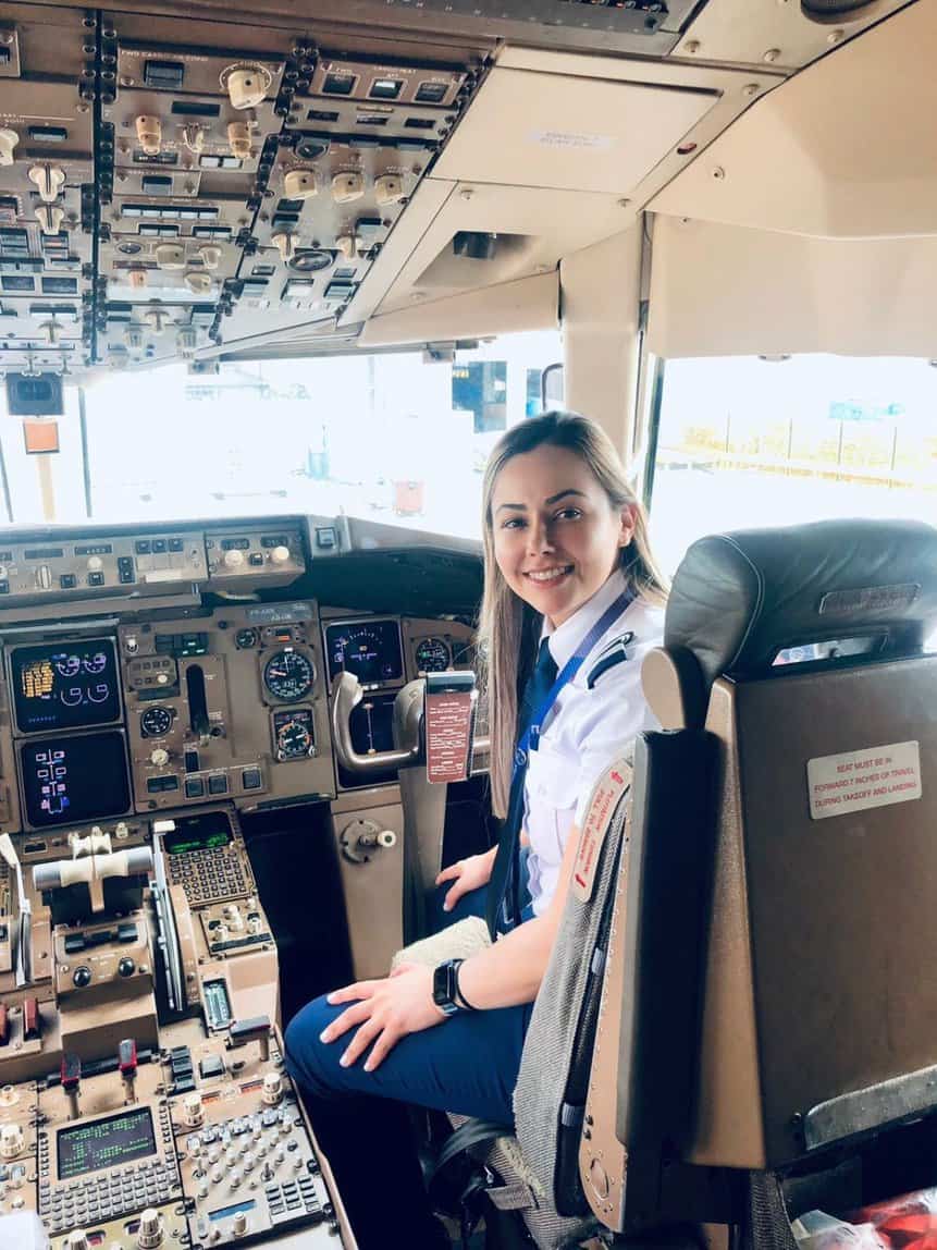 Aline Canedo piloto de Boeing 767 na LATAM Mulheres Mulher