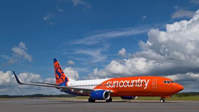 Sun Country Boeing 737-800