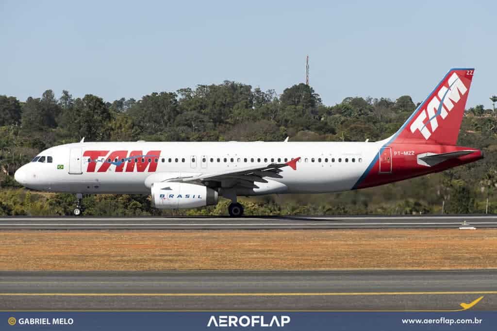 Airbus A320 TAM LATAM PT-MZY