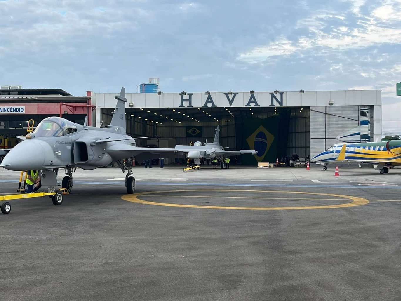 Caças F-39 Gripen Navegantes Havan