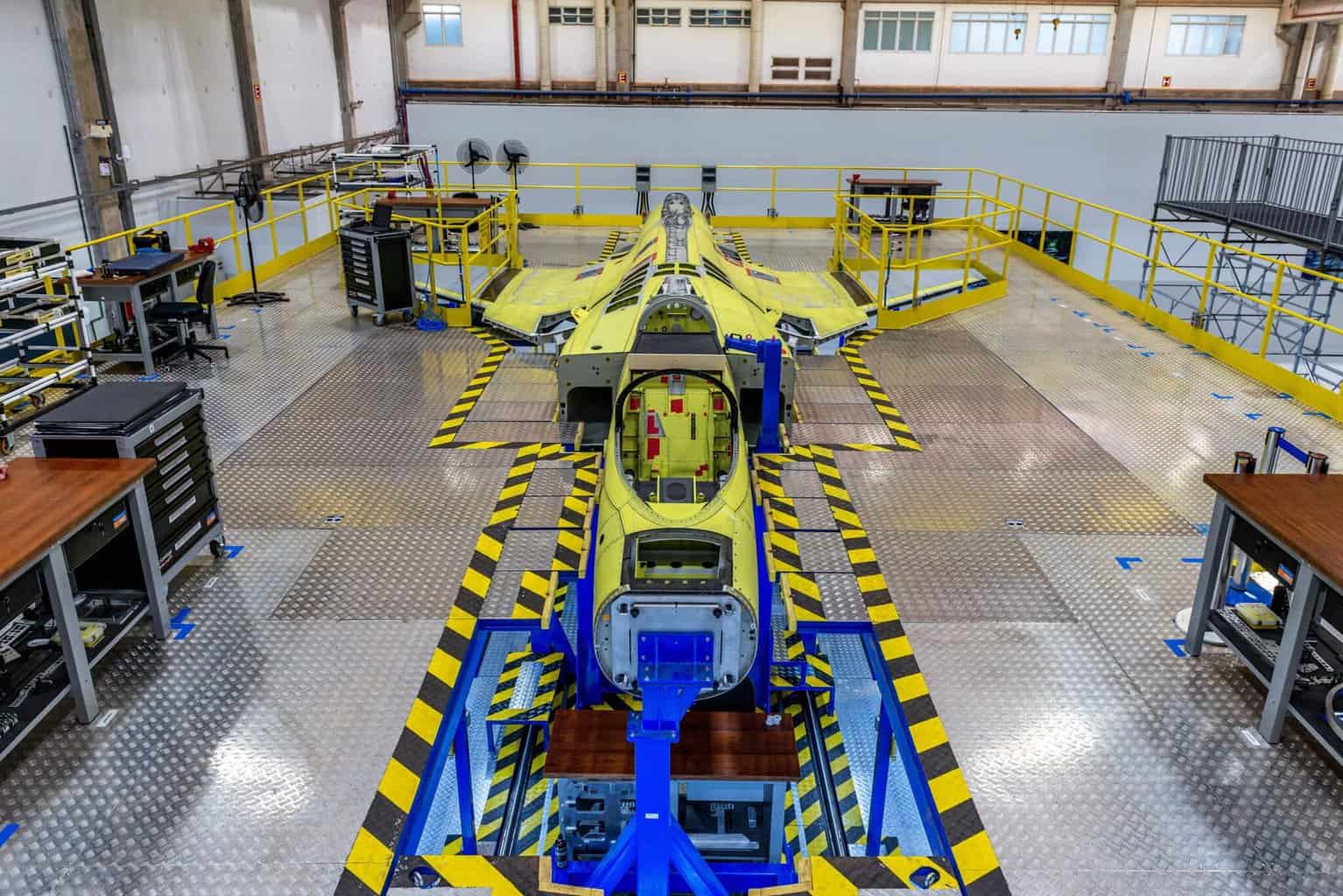 Produção do Gripen E foi iniciada no Brasil na linha de produção da Embraer em Gavião peixoto